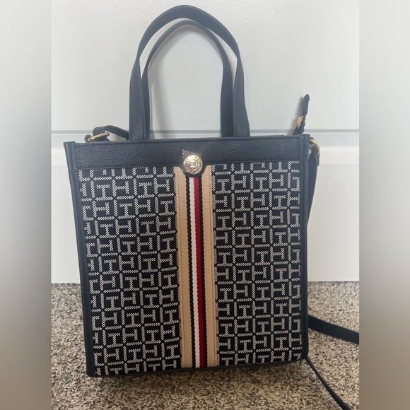 NWT Tommy Hilfiger Cross Body Monogram Purse - Picture 1 of 9